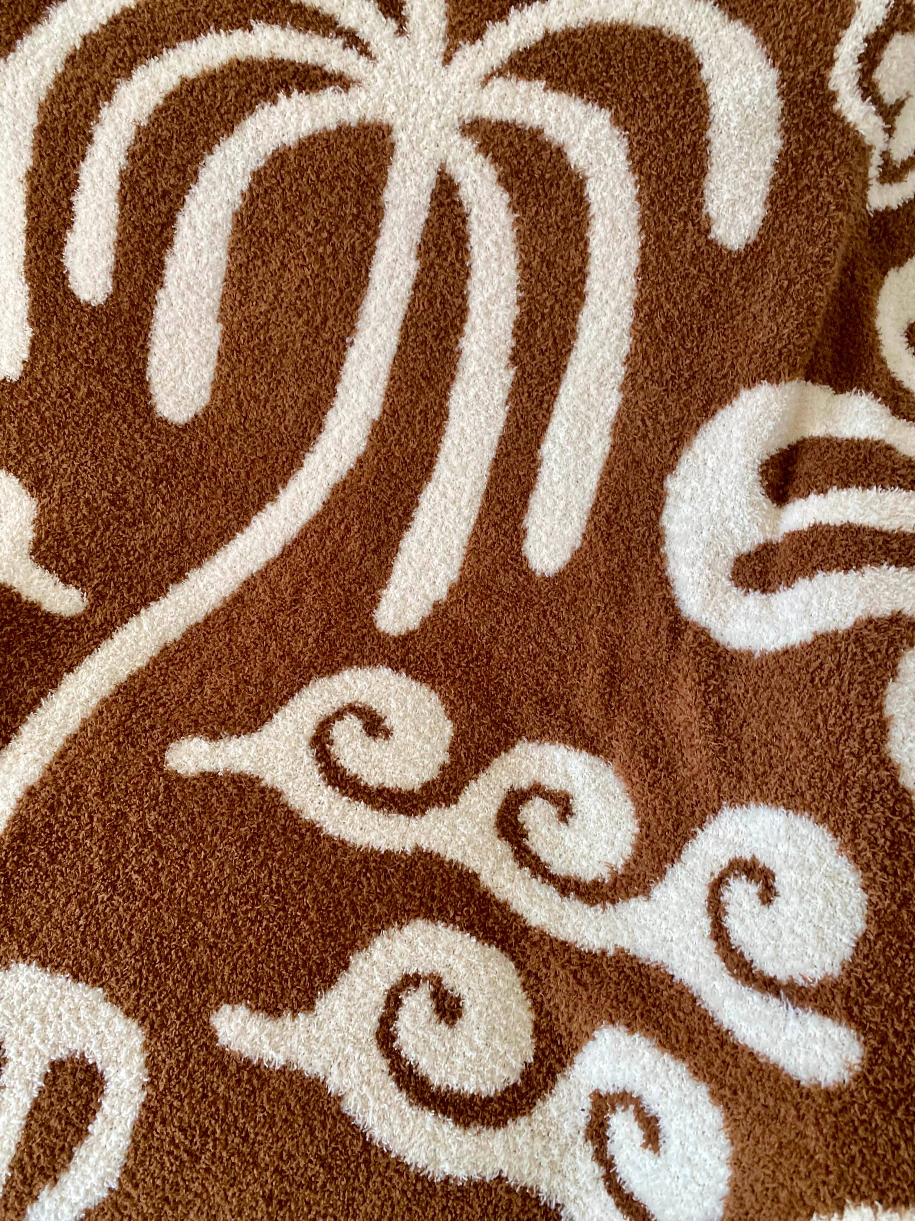 Hanalei Plush Throw - Mocha & Cream