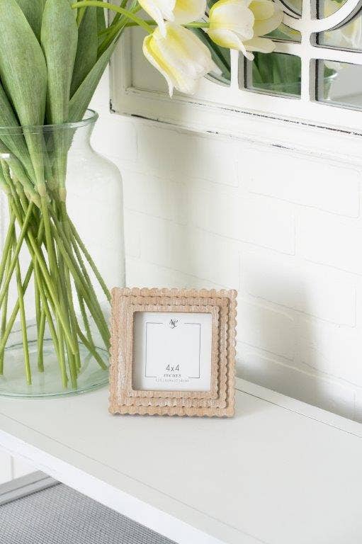 6x6x1 wood photo frame (SCALLOP) natural (4x4) pic