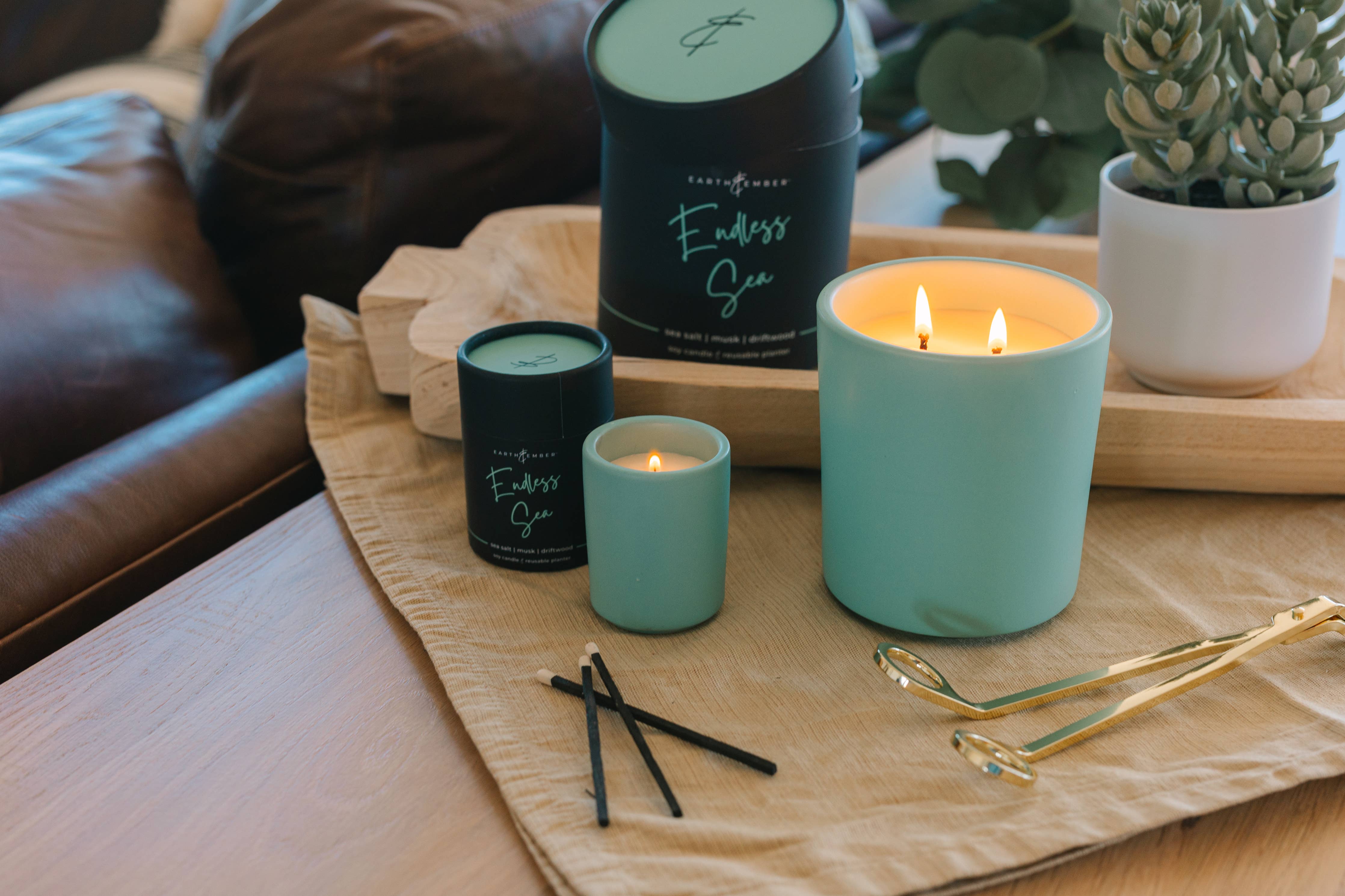 Earth & Ember 13 oz Candle: Endless Sea