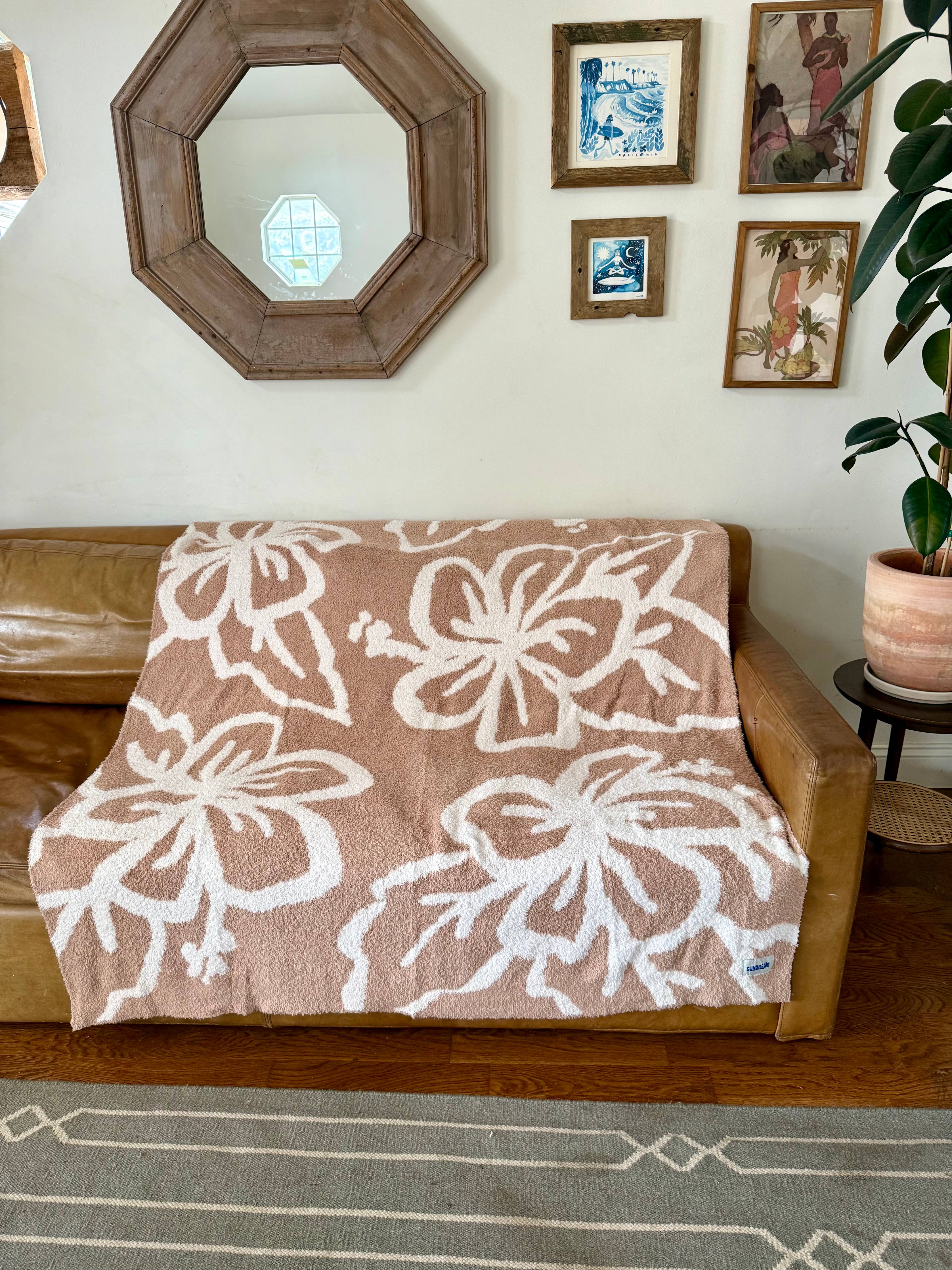 Hibiscus Plush Throw - Dune