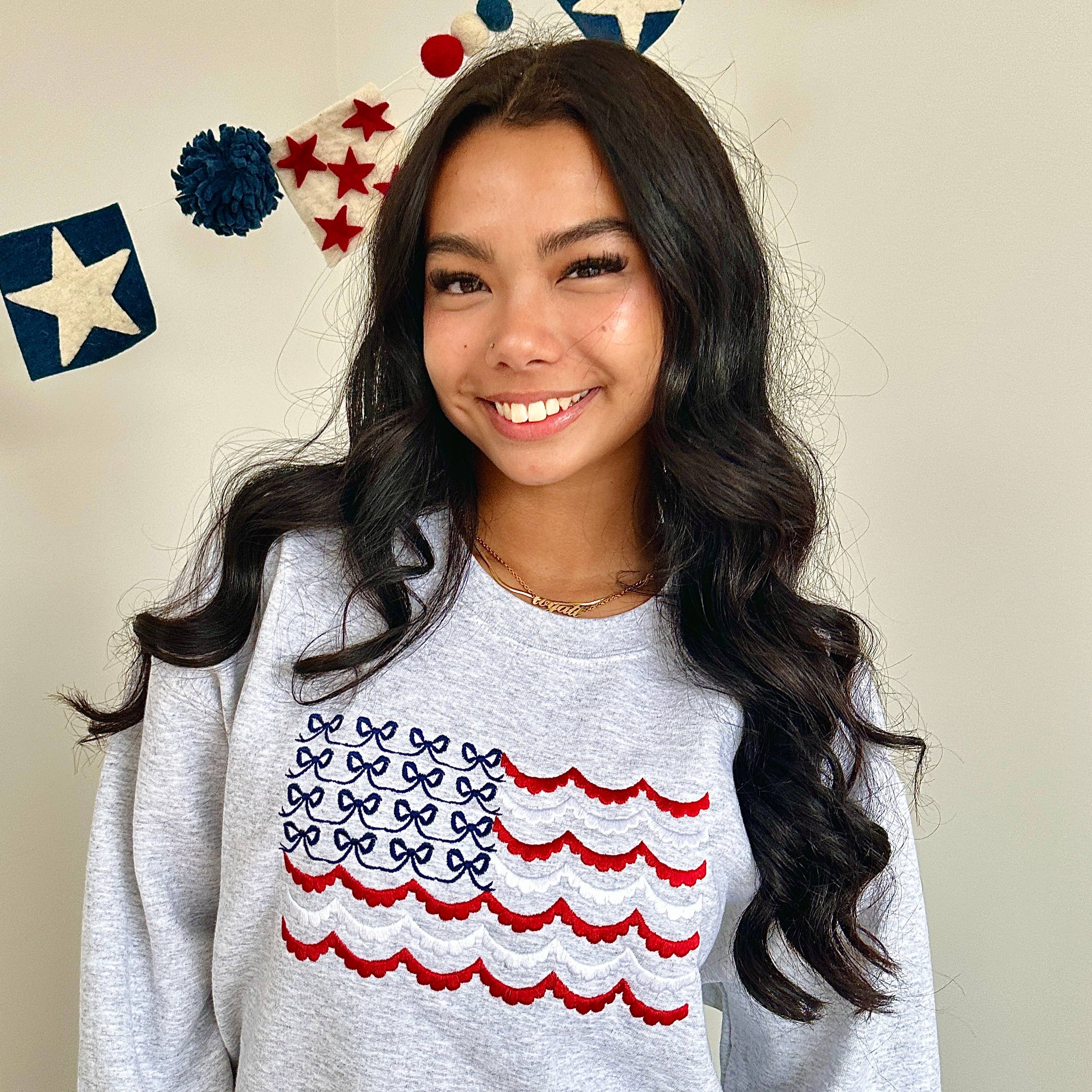 Embroidered USA Bow and Scallop Crewneck Sweatshirt: Ash / S