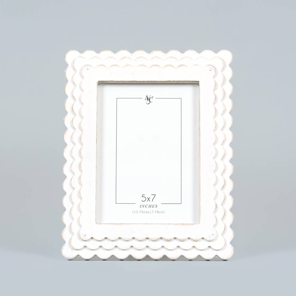 8x10x1 wood photo frame (SCALLOP) w/ (5x7) pic