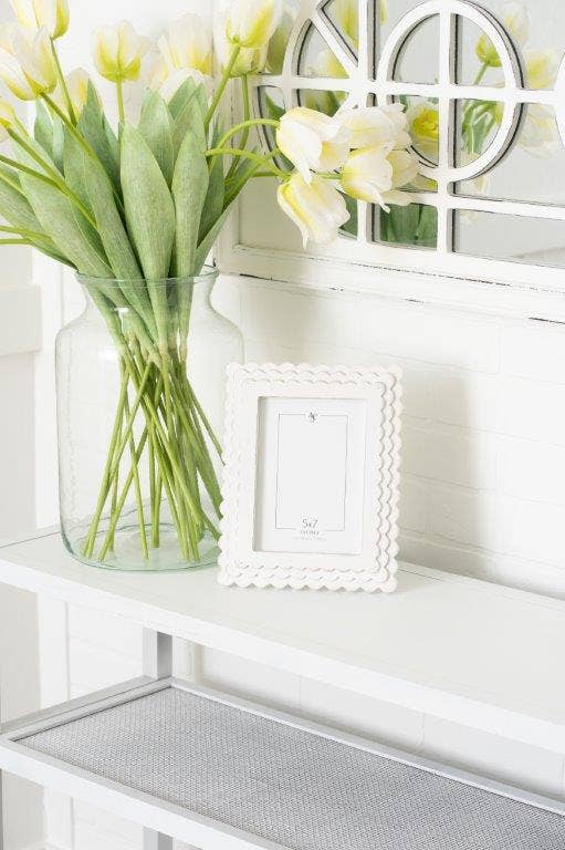 8x10x1 wood photo frame (SCALLOP) w/ (5x7) pic