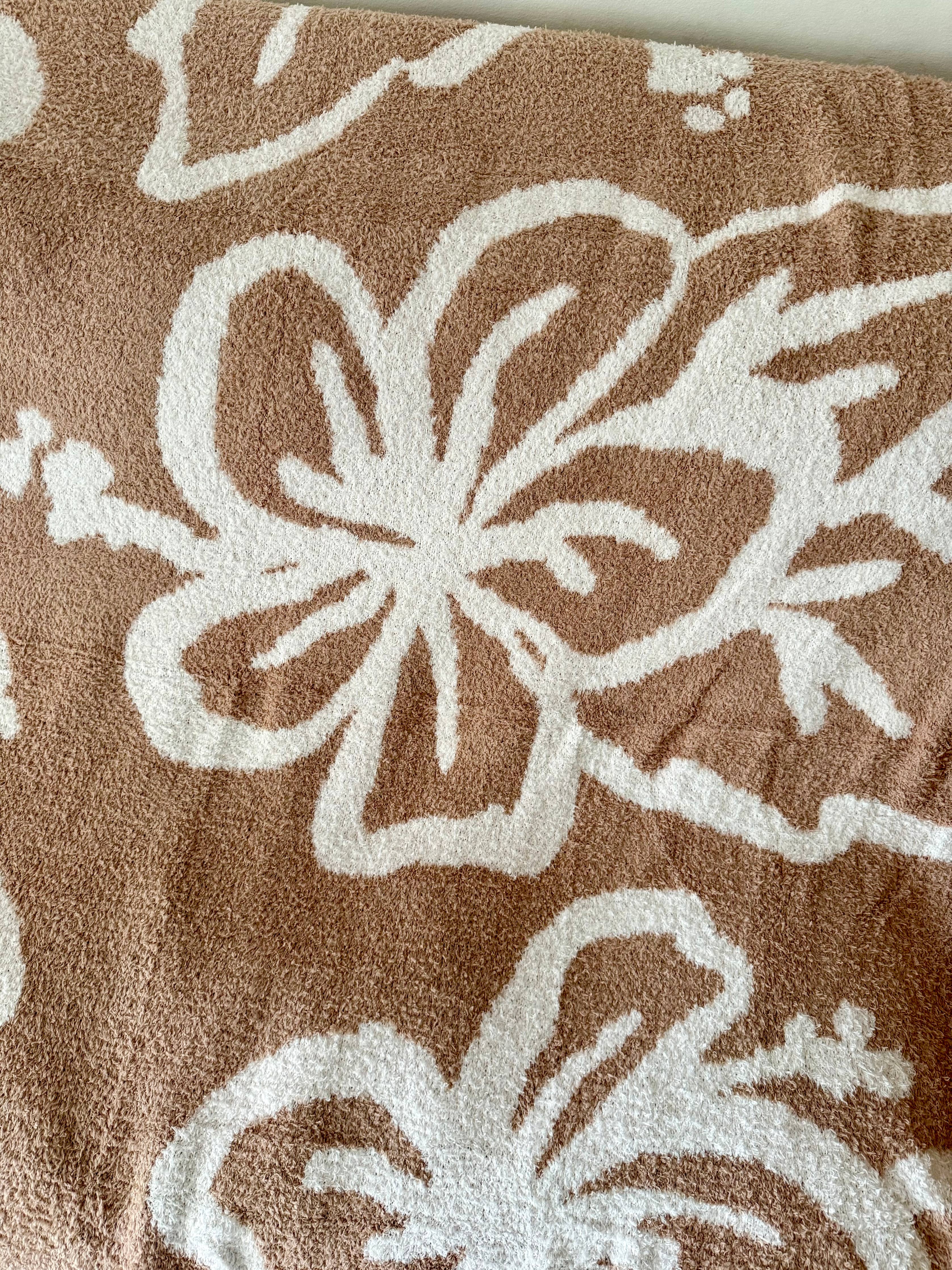 Hibiscus Plush Throw - Dune