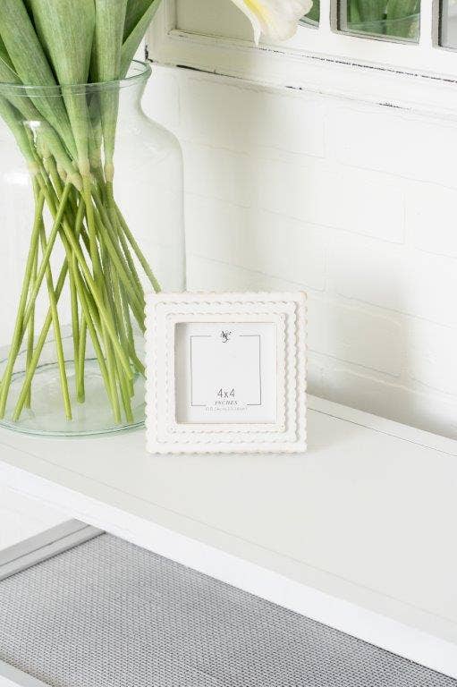 6x6x1 wood photo frame (SCALLOP) holds (4x4) pic