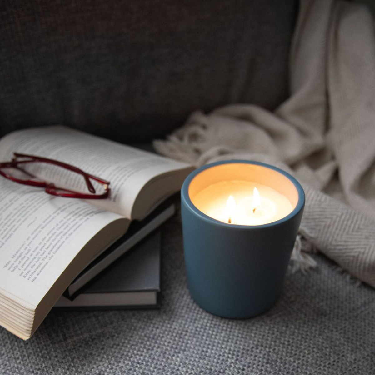 Earth & Ember 13 oz Candle: Coastal Cedarwood