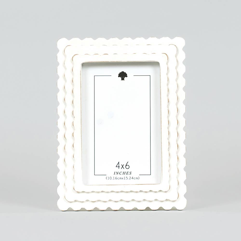 White wood scallop photo frame (4x6)| Coastal Home Decor | Magothy Market