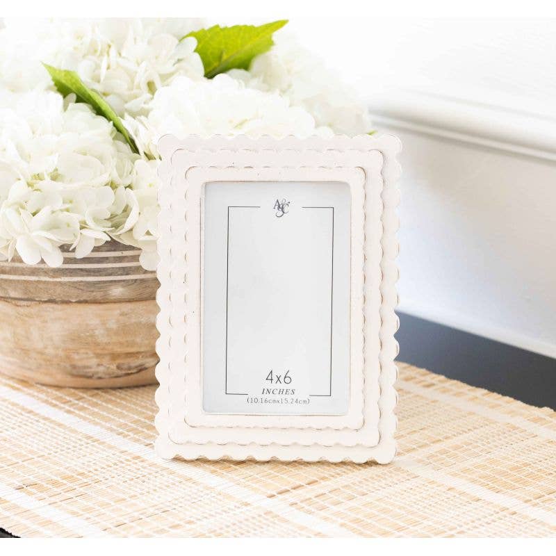 White wood scallop photo frame (4x6)| Coastal Home Decor | Magothy Market