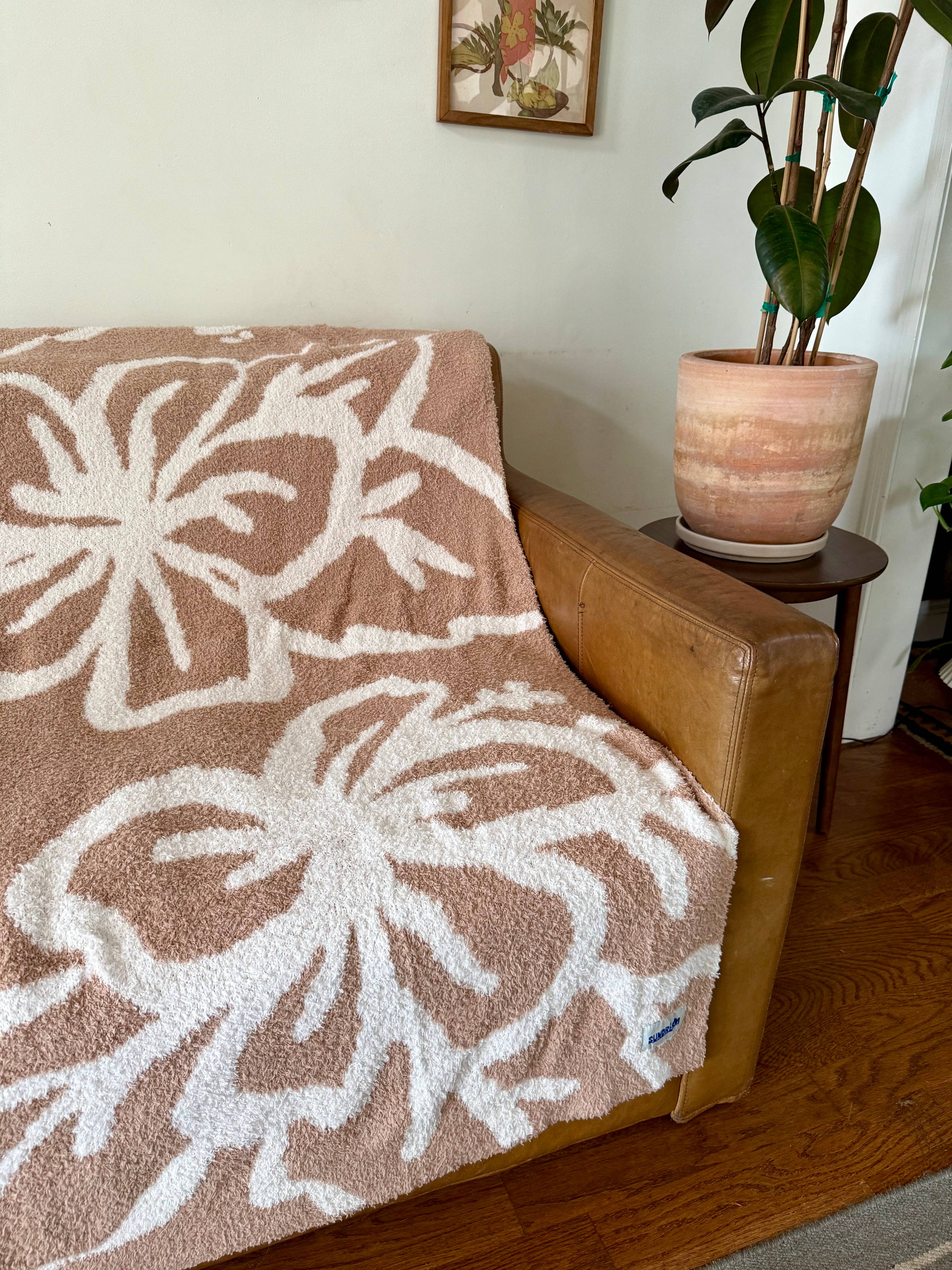 Hibiscus Plush Throw - Dune