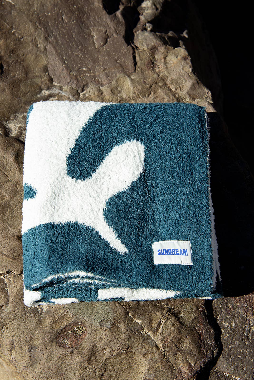Paradise Plush Throw - Pacific Blue